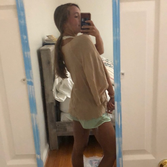 flowy cream top - Picture 5 of 6